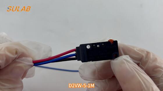 D2VW-5-1M IP67 Snap-Action Fren Değiştiricisi 5A 250VAC Asansör Güvenlik Sınırı Değiştiricisi için Kablo Çapları ile